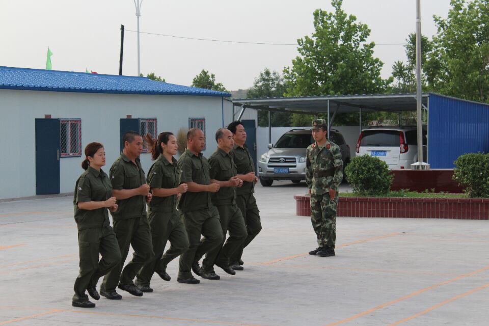 河北中交通力開展軍訓活動